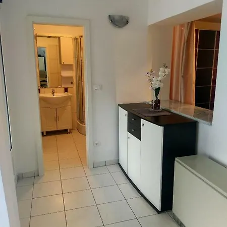Apartment Lovely With Garden And Terrace