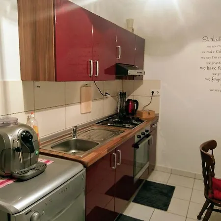 Lovely With Garden And Terrace Apartment *
