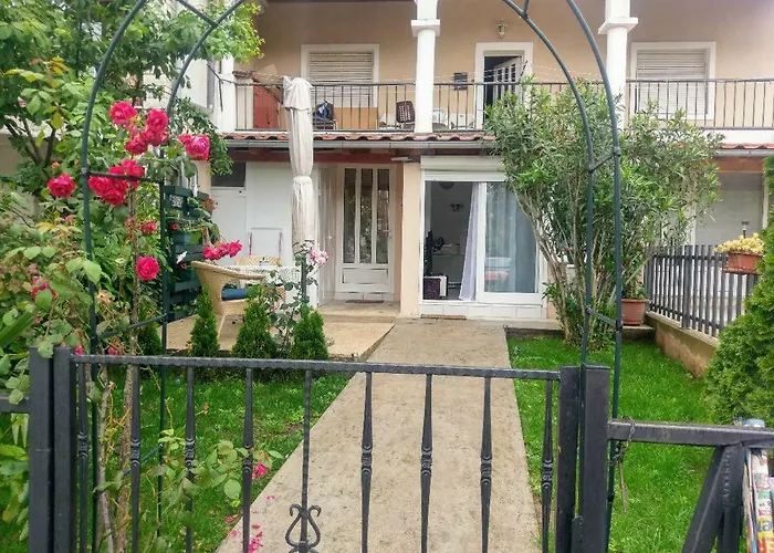 Apartmán Lovely With Garden And Terrace Rijeka