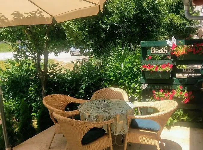 Lovely With Garden And Terrace *