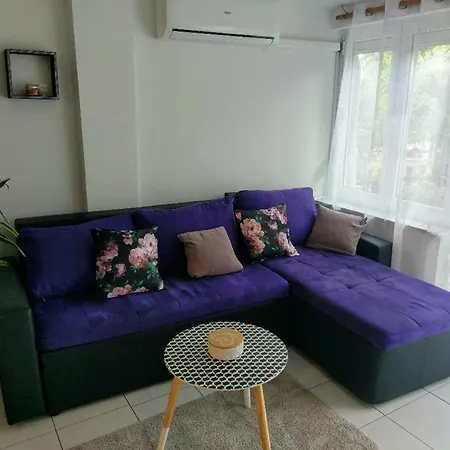 Lovely With Garden And Terrace 아파트 리예카