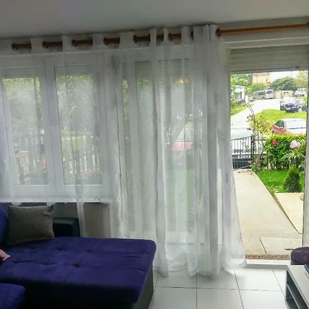 Lovely With Garden And Terrace Apartment *